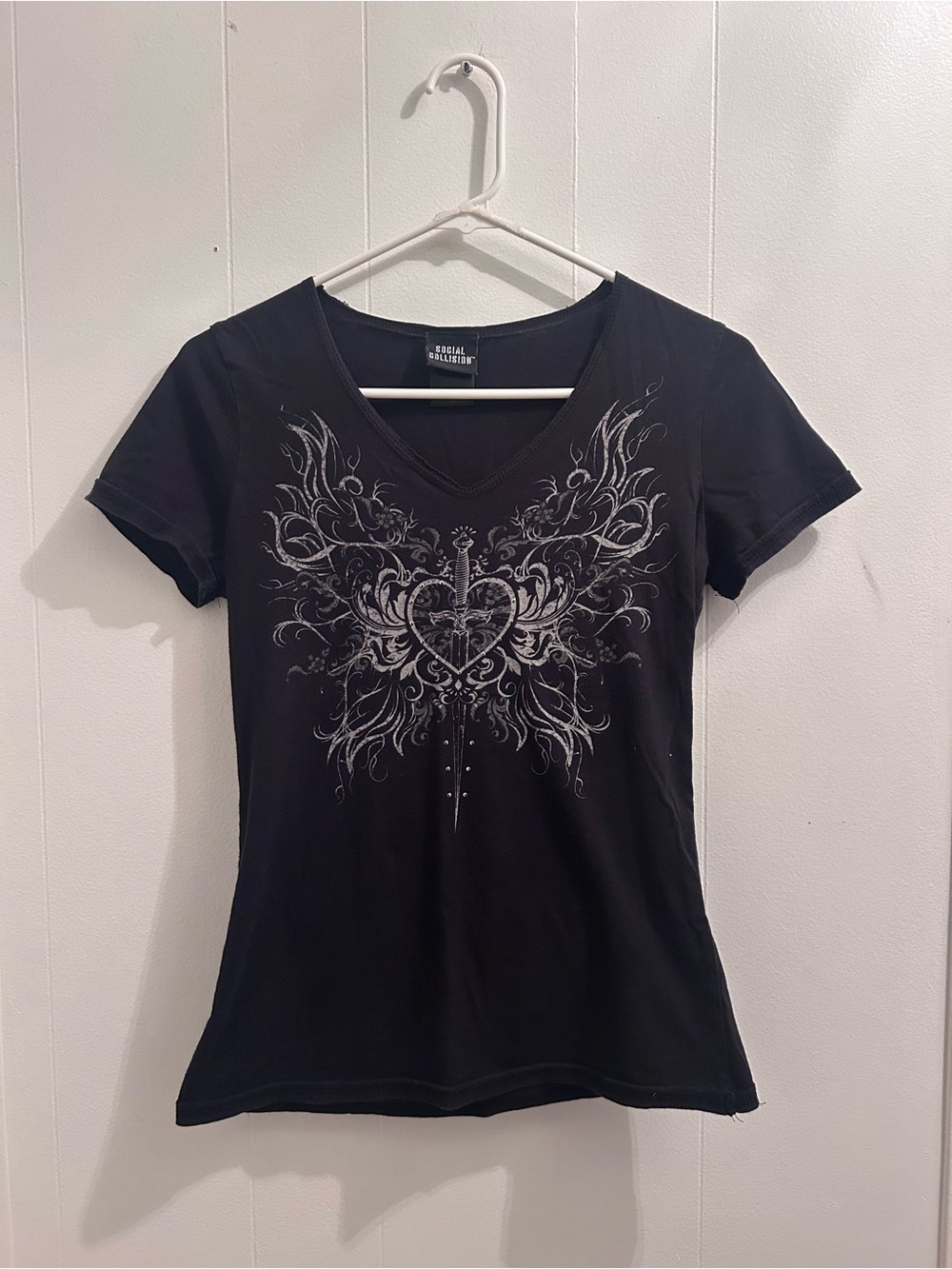 Hot Topic Black Short-Sleeve V-Neck Tee with Silver Heart Sword Graphic